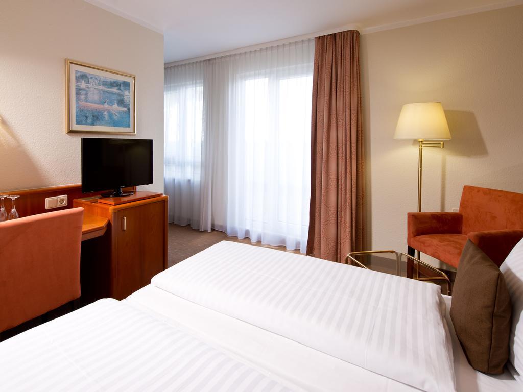 ACHAT Hotel Schwarzheide Lausitz Exterior foto