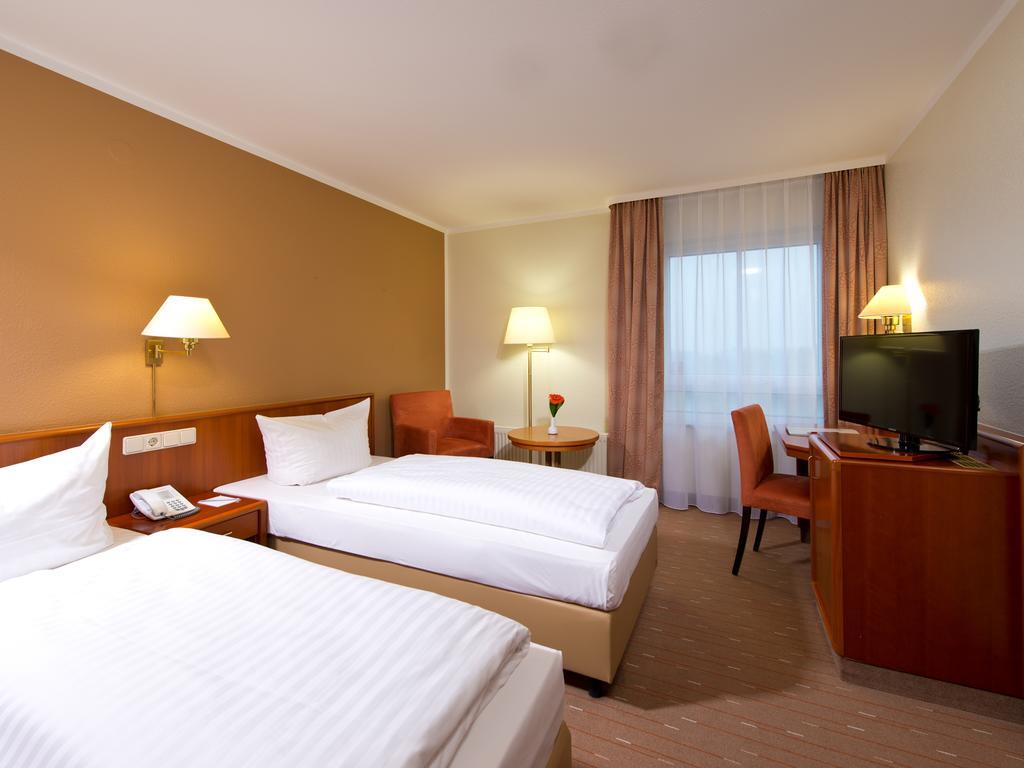 ACHAT Hotel Schwarzheide Lausitz Exterior foto